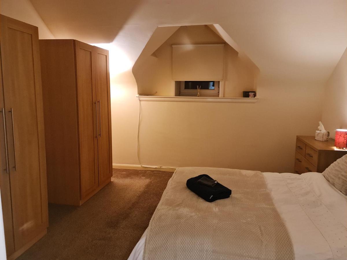 Comfortable 2 Bed Townhouse. Near To Amenities. Apartman Beith Kültér fotó